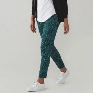 Lululemon Jet Crop Slim size 4